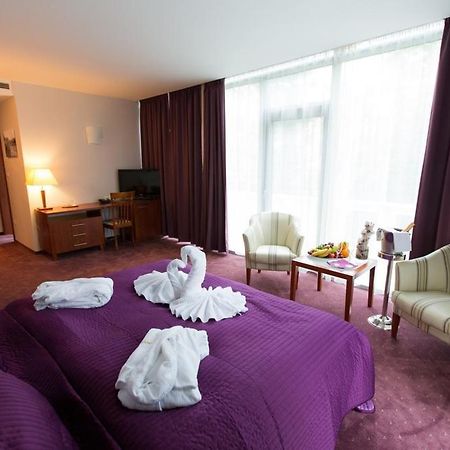 Hotel Park Avenue Steakpark Pieszczany Zewnętrze zdjęcie